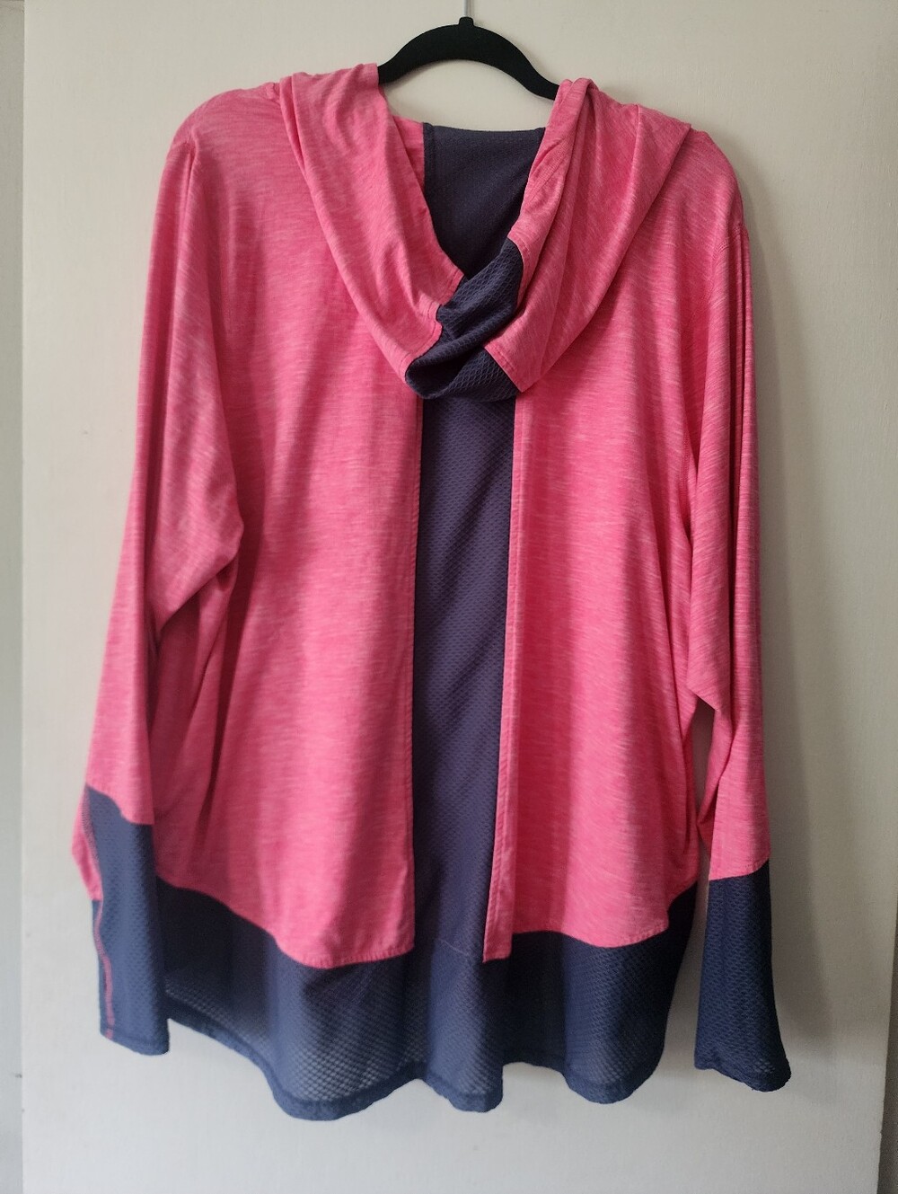 Lane Bryant Activewear Livi Pink With Blue Hooded Women's Pullover Shirt 22/24
